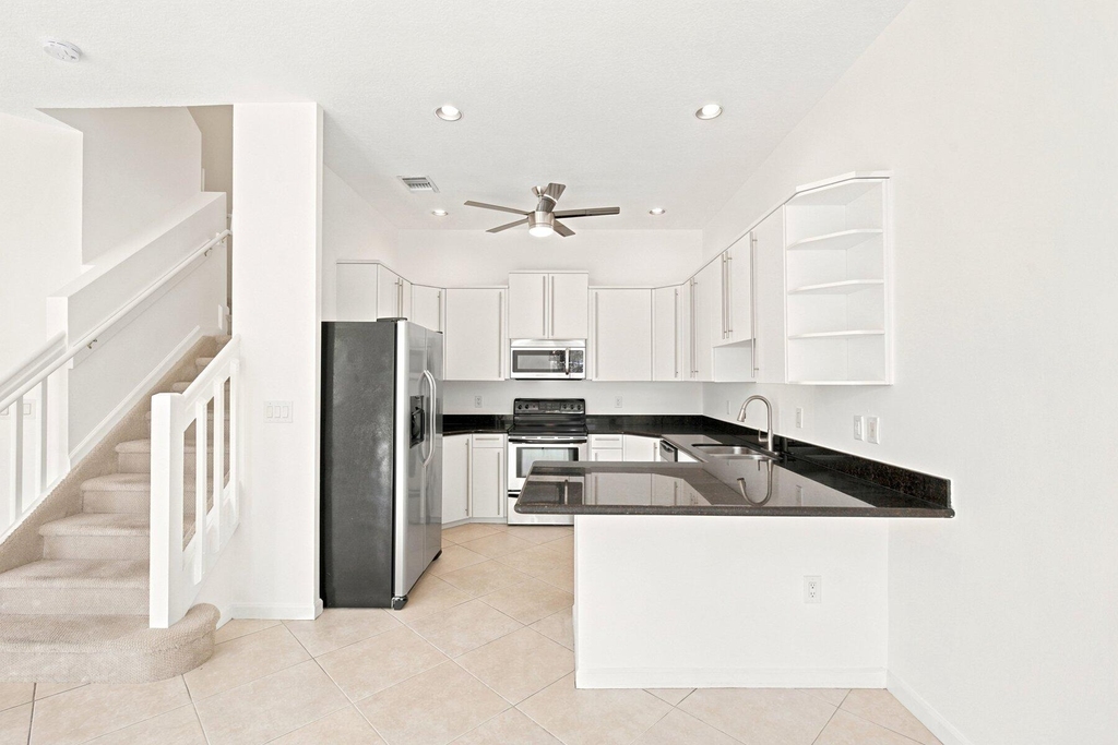 1224 Ne 18th Avenue - Photo 8