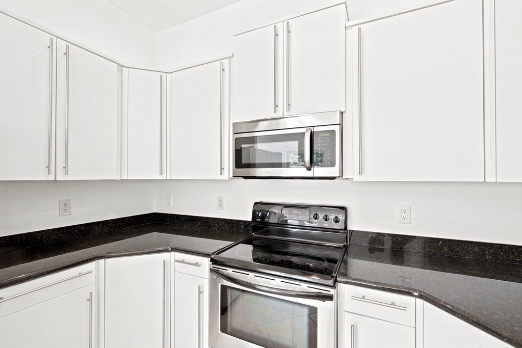 1224 Ne 18th Avenue - Photo 10