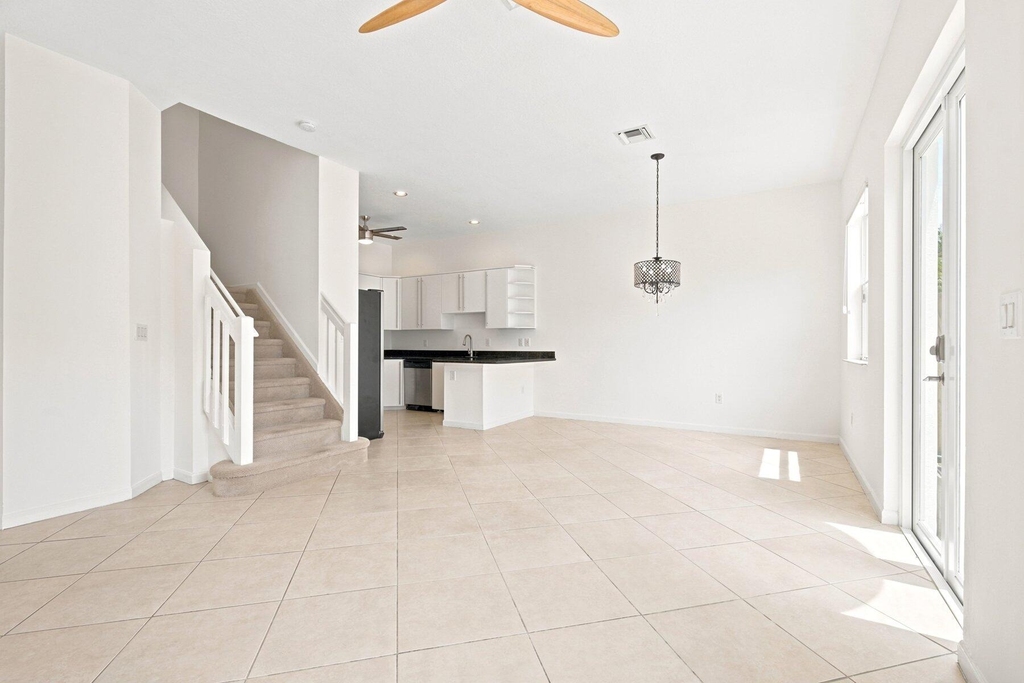 1224 Ne 18th Avenue - Photo 5