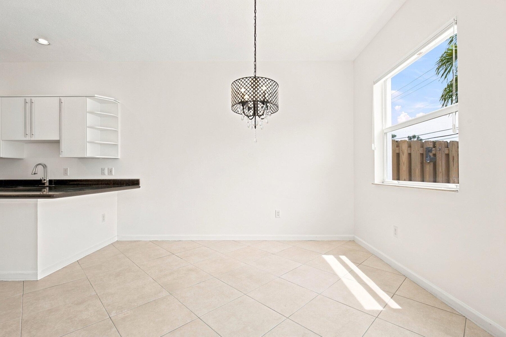 1224 Ne 18th Avenue - Photo 7