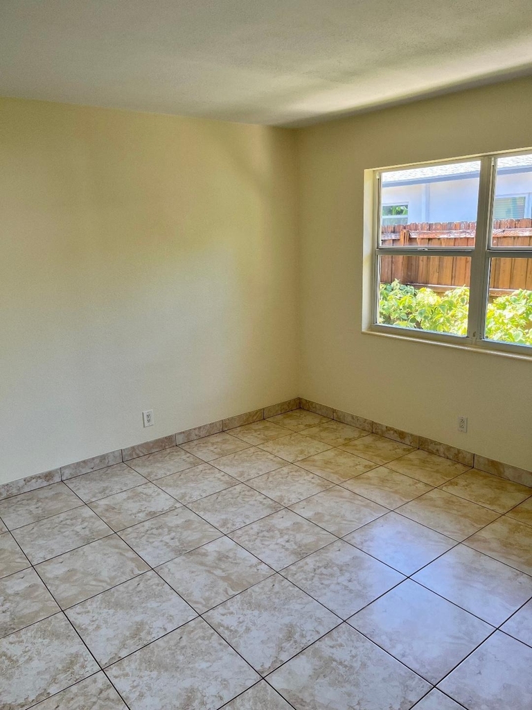 231 Ne 24th Avenue - Photo 12
