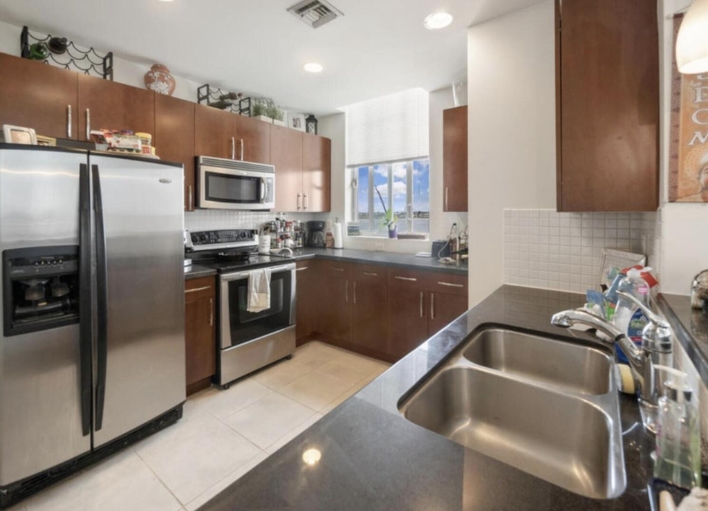 300 S Australian Avenue - Photo 4