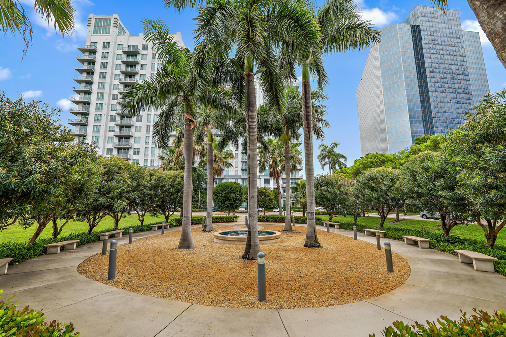 300 S Australian Avenue - Photo 9