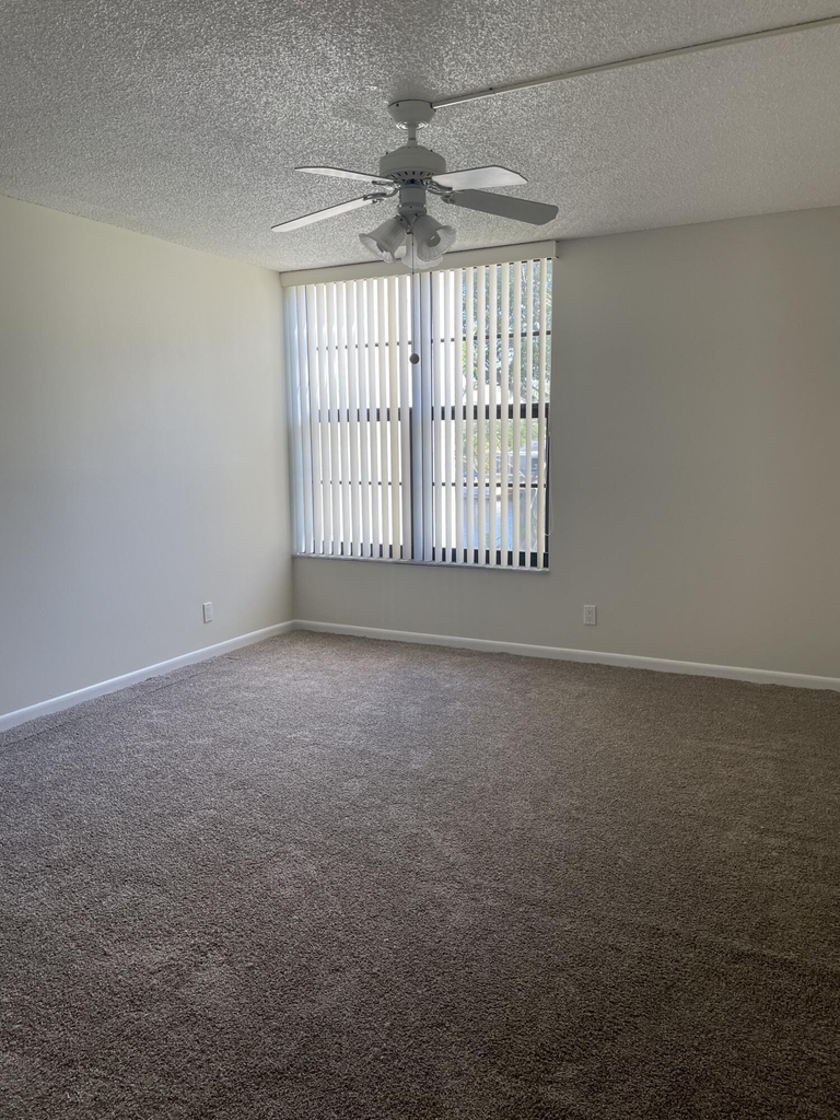 14 Royal Palm Way - Photo 8