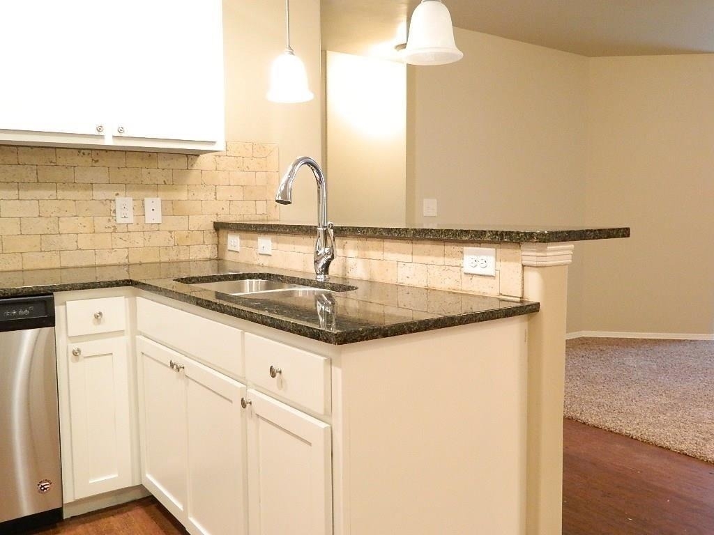 206 Saint Charles Way - Photo 5