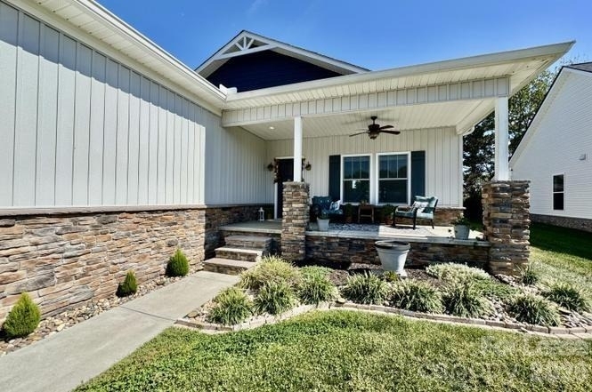 170 Elora Way - Photo 1
