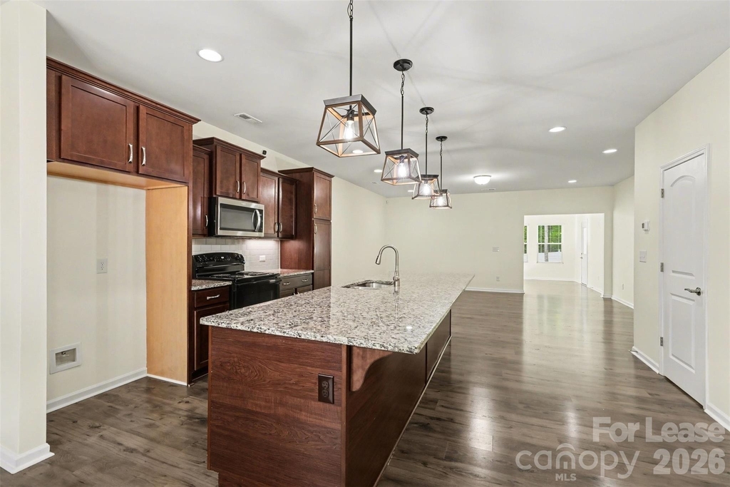 3024 Pinehills Way - Photo 8