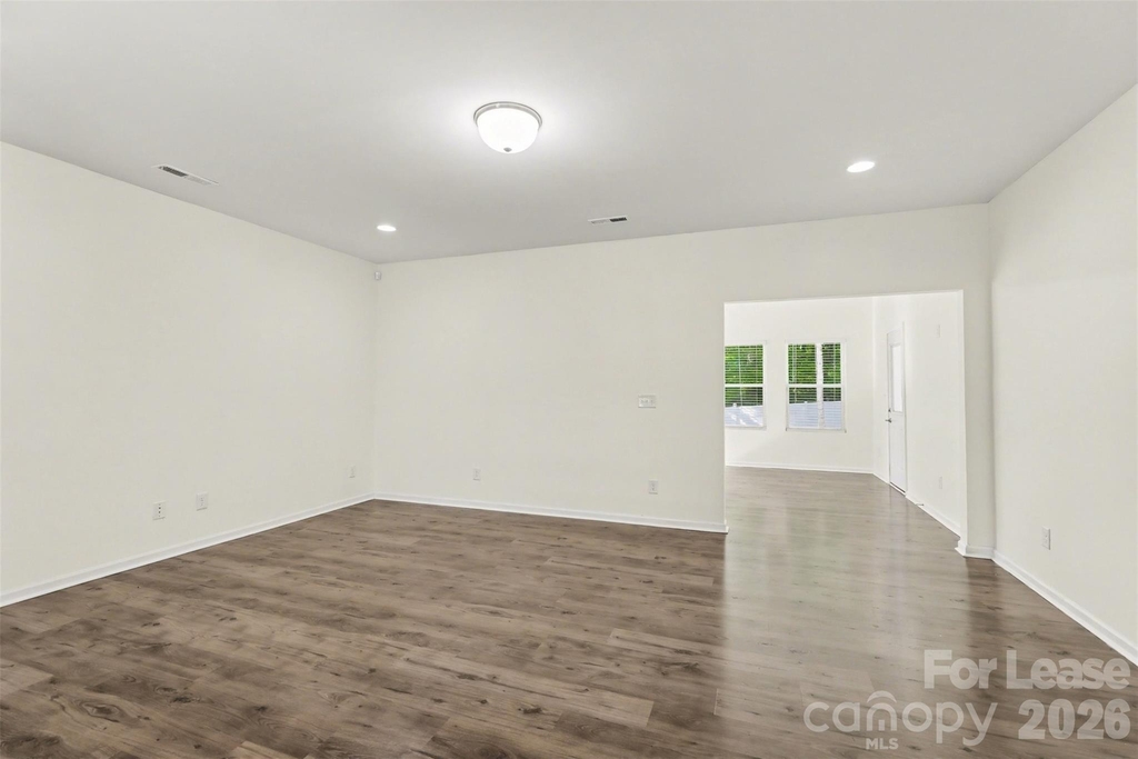 3024 Pinehills Way - Photo 5