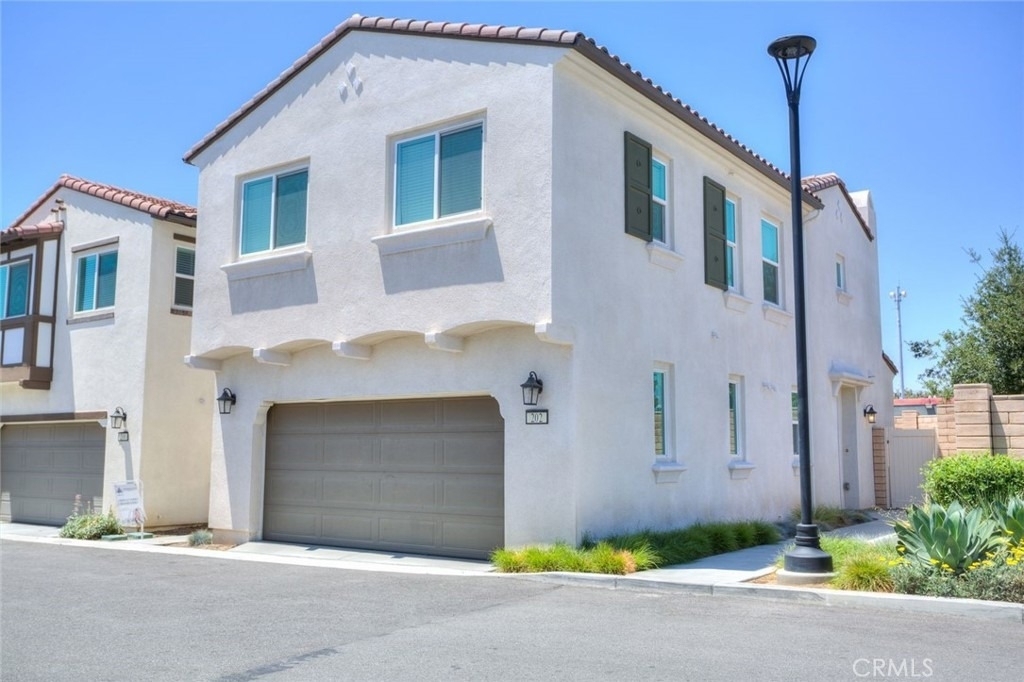 202 Bonita - Photo 0