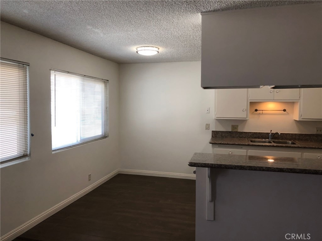 2302 Larch - Photo 2