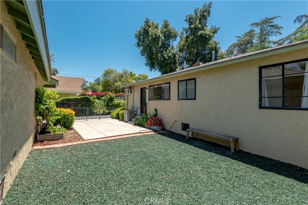 4450 Matilija Avenue - Photo 3