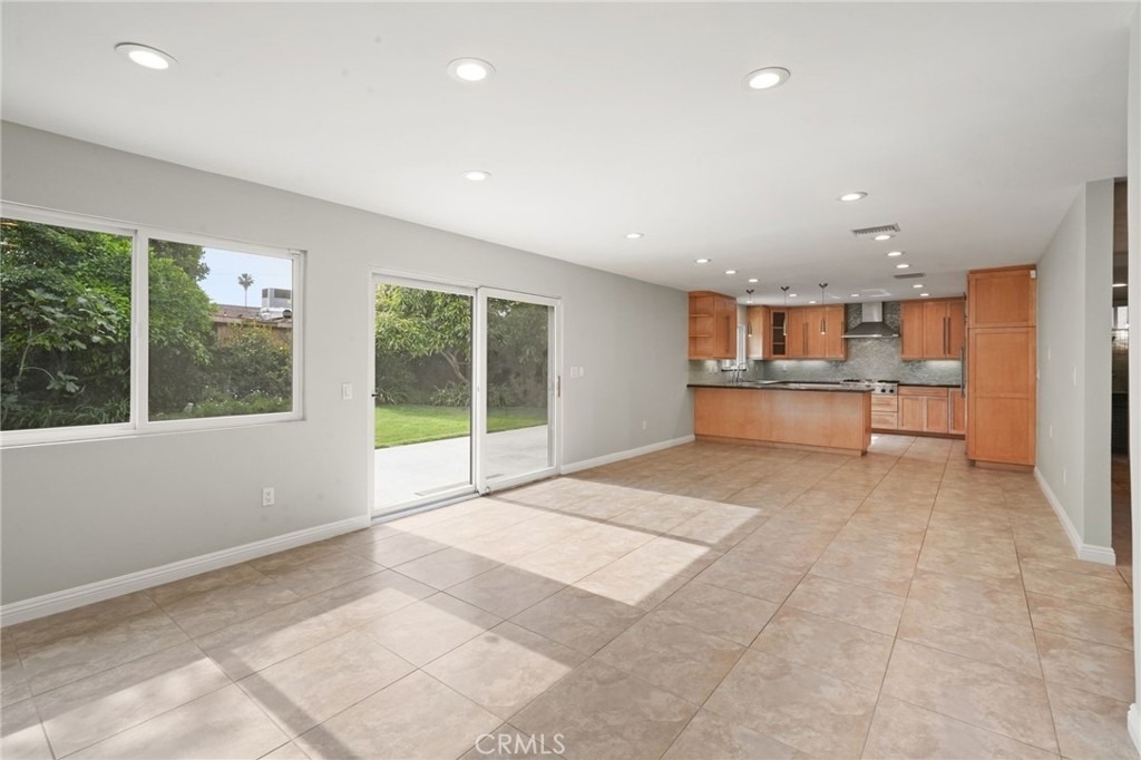 6215 Hesperia Avenue - Photo 7