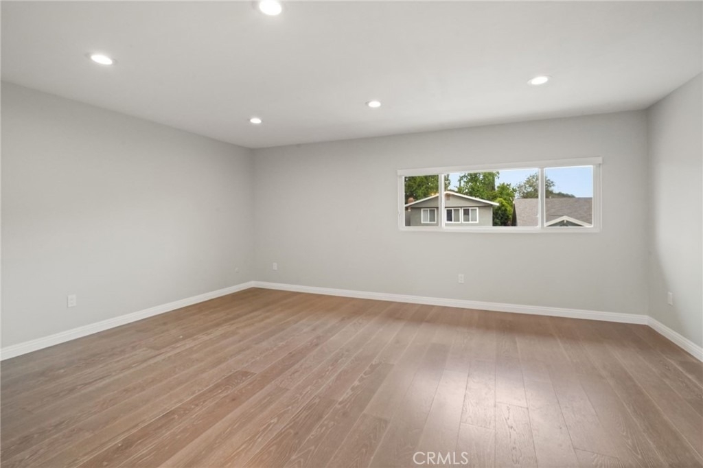6215 Hesperia Avenue - Photo 19