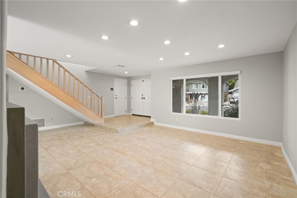 6215 Hesperia Avenue - Photo 5