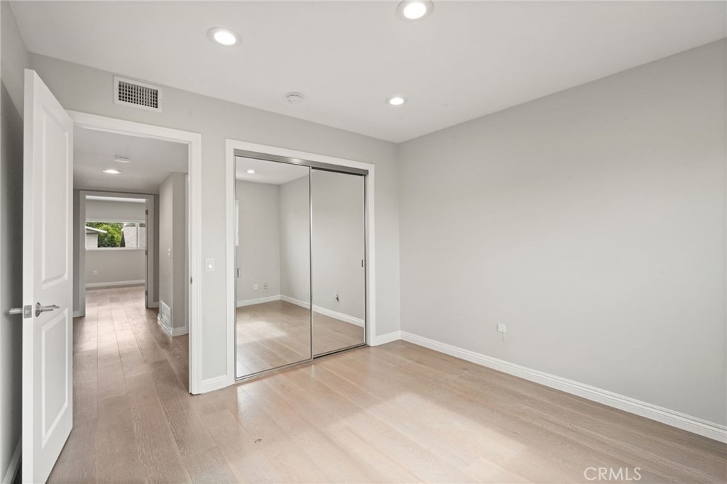6215 Hesperia Avenue - Photo 15