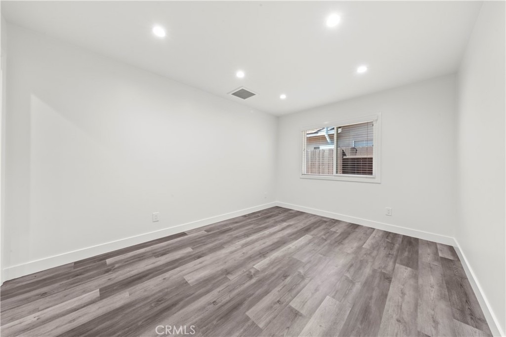 8832 Odessa Ave - Photo 17