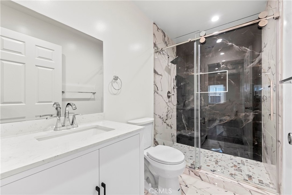 8832 Odessa Ave - Photo 18