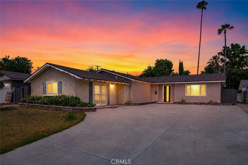 8832 Odessa Ave - Photo 21