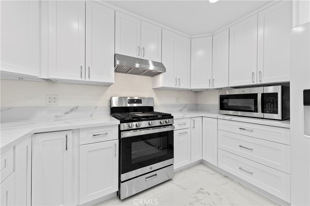 8832 Odessa Ave - Photo 5
