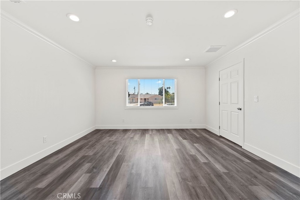 8832 Odessa Ave - Photo 9