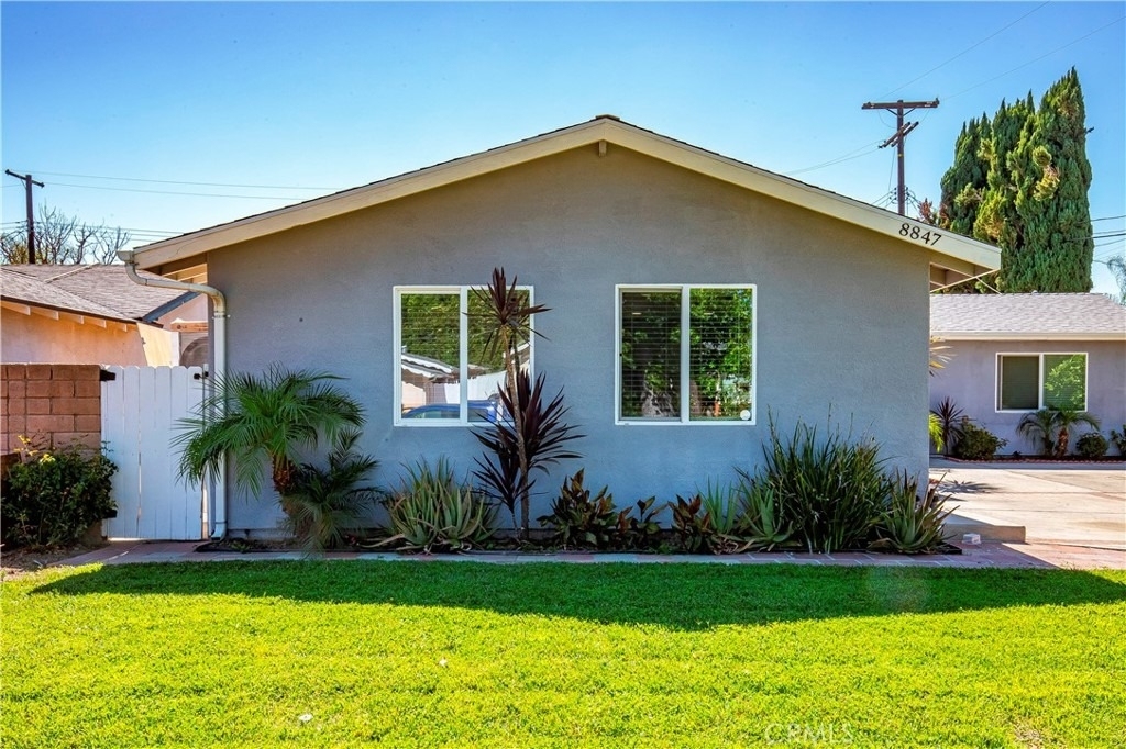 8847 Debra Ave - Photo 2