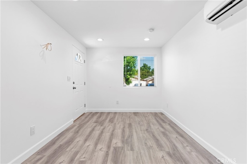 8847 Debra Ave - Photo 4