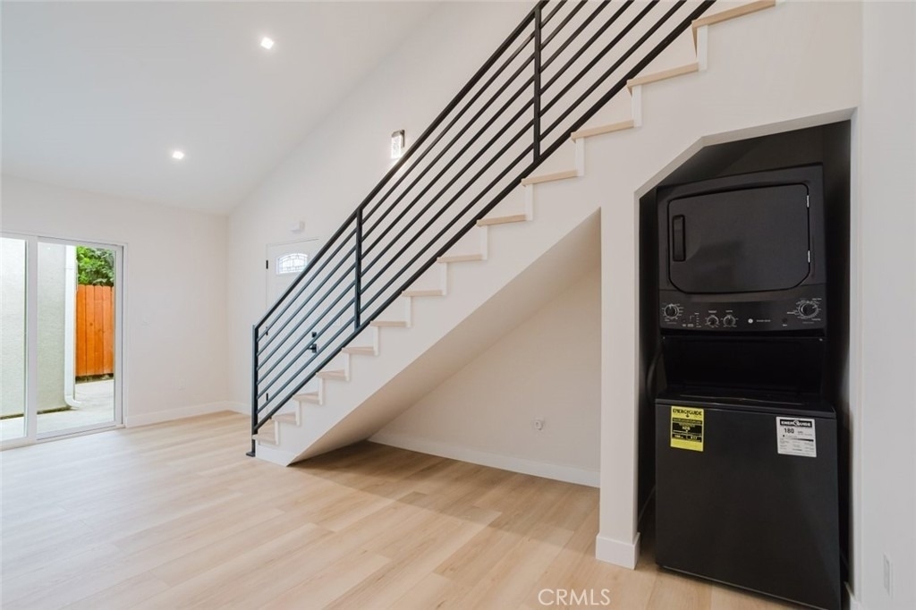 8909 Wakefield Avenue - Photo 4