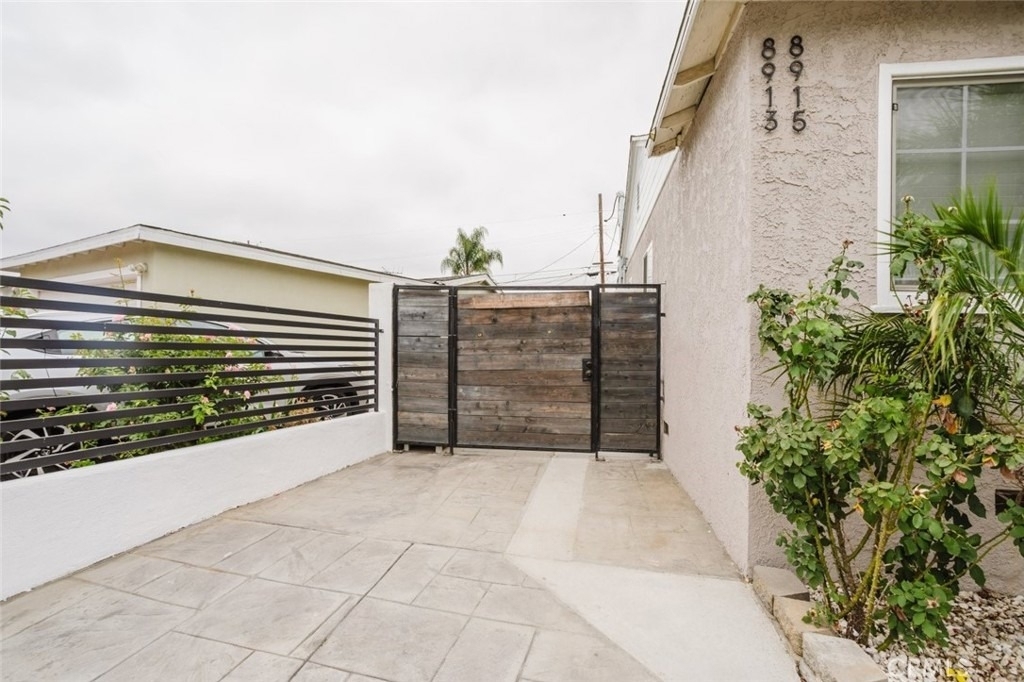 8915 Wakefield Avenue - Photo 1