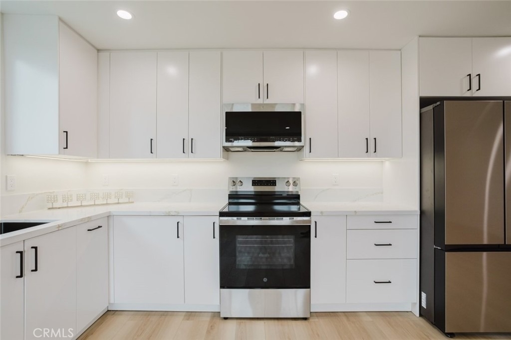 8915 Wakefield Avenue - Photo 7