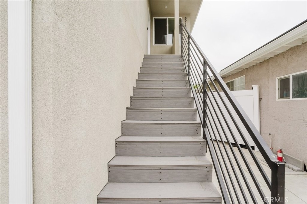 8915 Wakefield Avenue - Photo 3