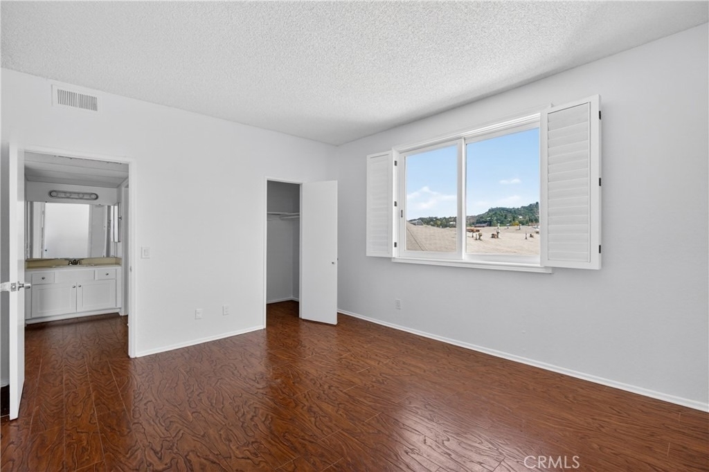 4441 Woodman Avenue - Photo 15