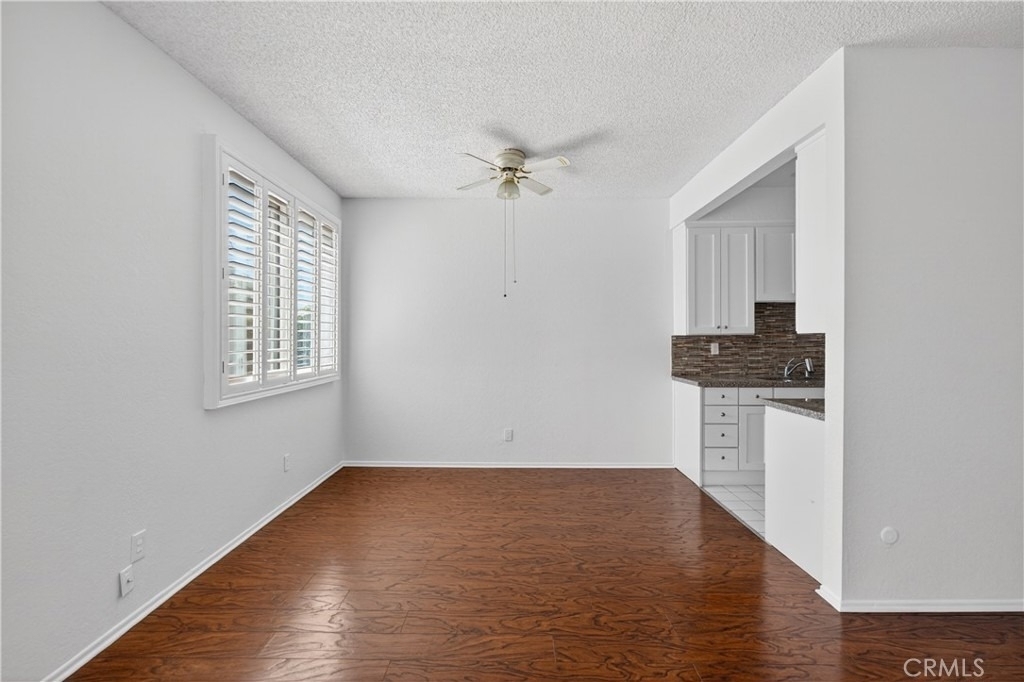 4441 Woodman Avenue - Photo 10