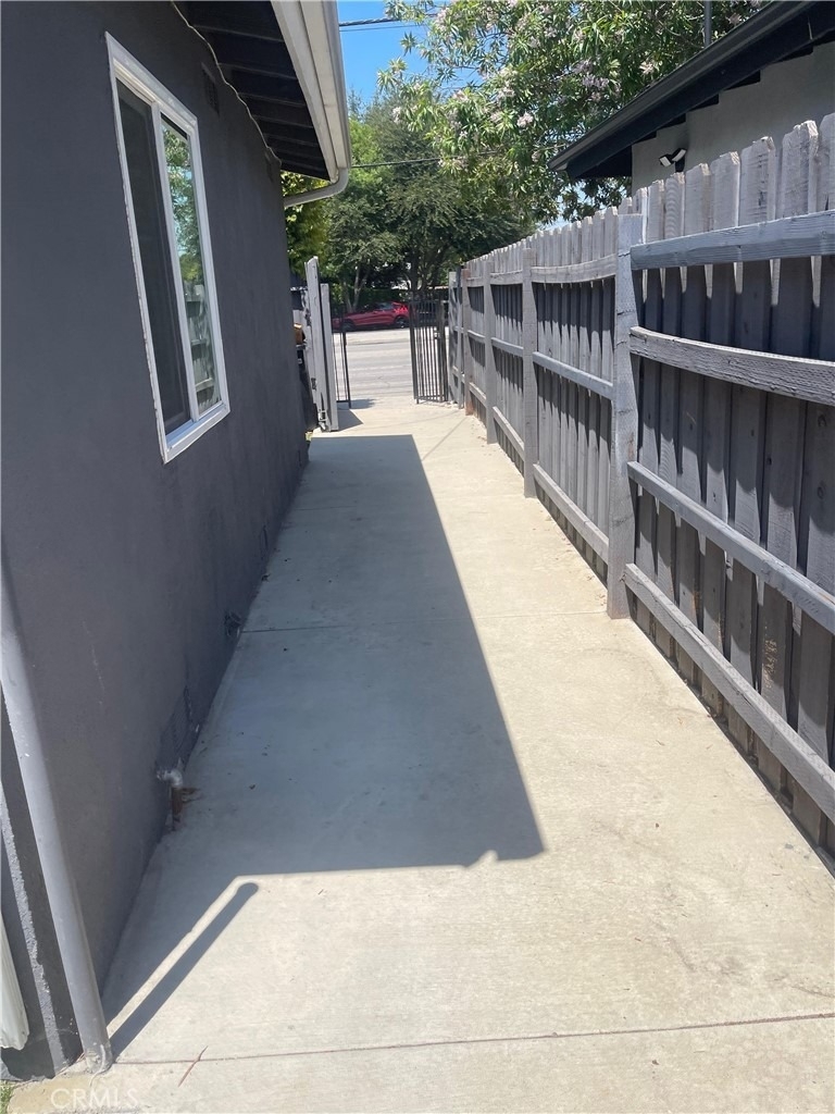 7024 Wilbur Ave - Photo 12