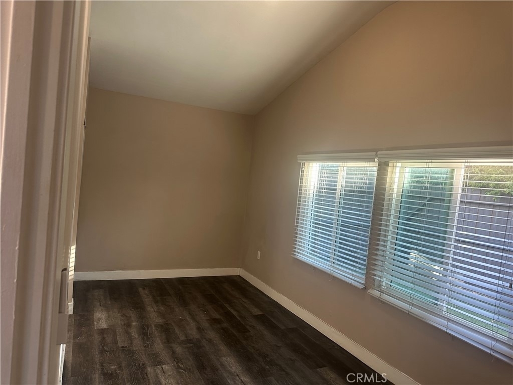 7024 Wilbur Ave - Photo 6