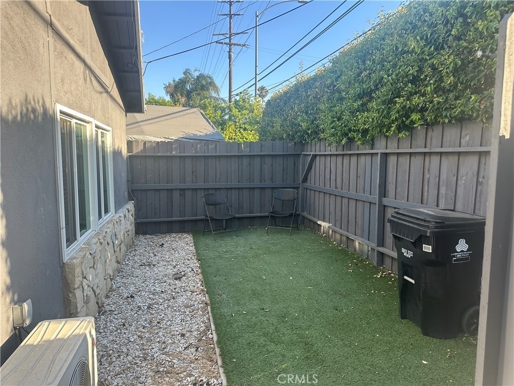 7024 Wilbur Ave - Photo 9