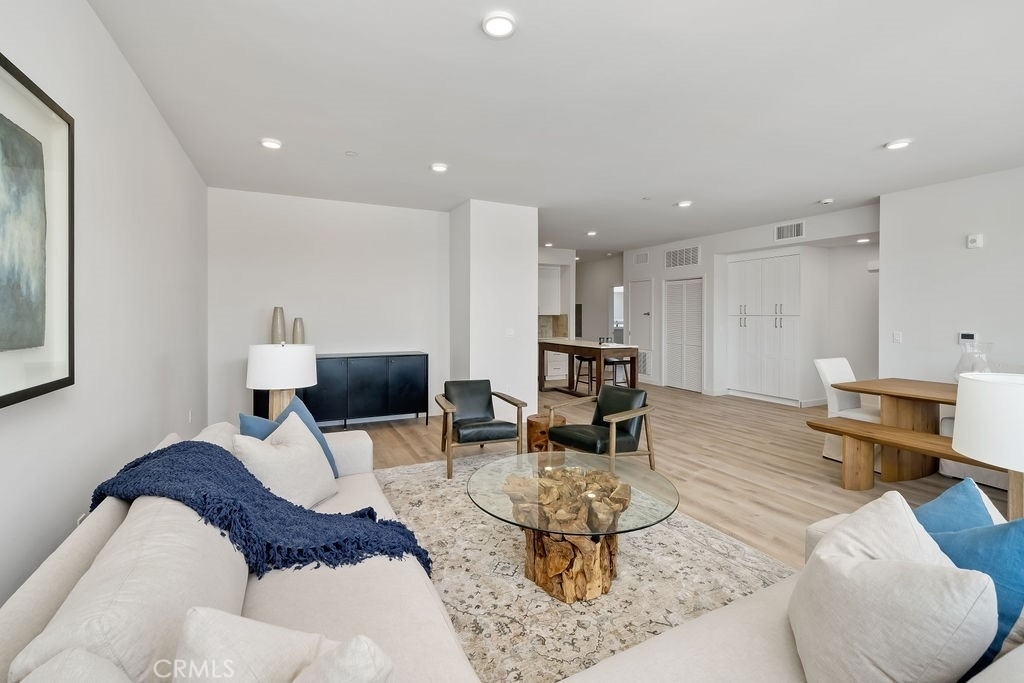 2475 Victoria Avenue - Photo 5
