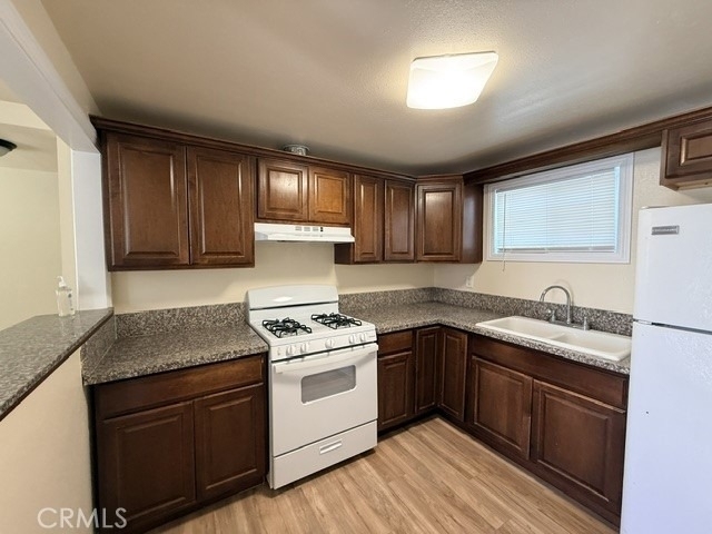 947 Dominguez - Photo 3