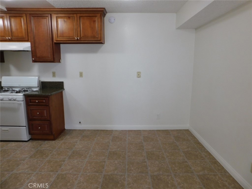 8021 4th Street - Photo 4