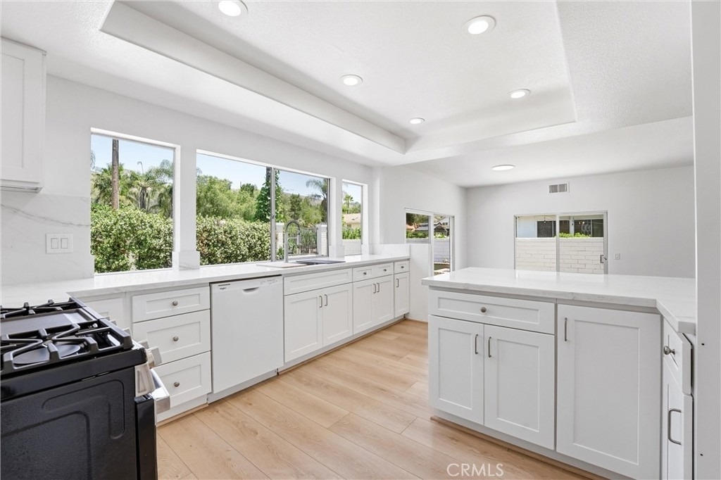 845 Woodcrest - Photo 7