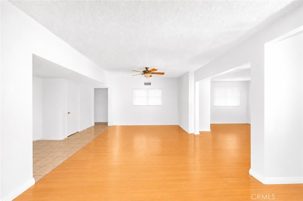 310 S Beachy Place - Photo 3