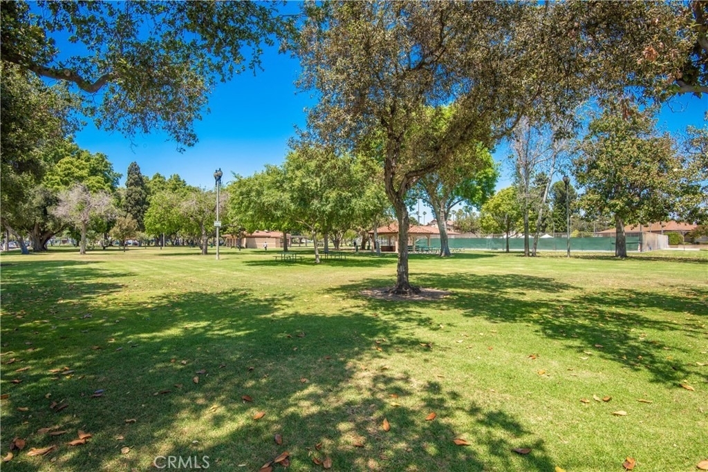 310 S Beachy Place - Photo 20