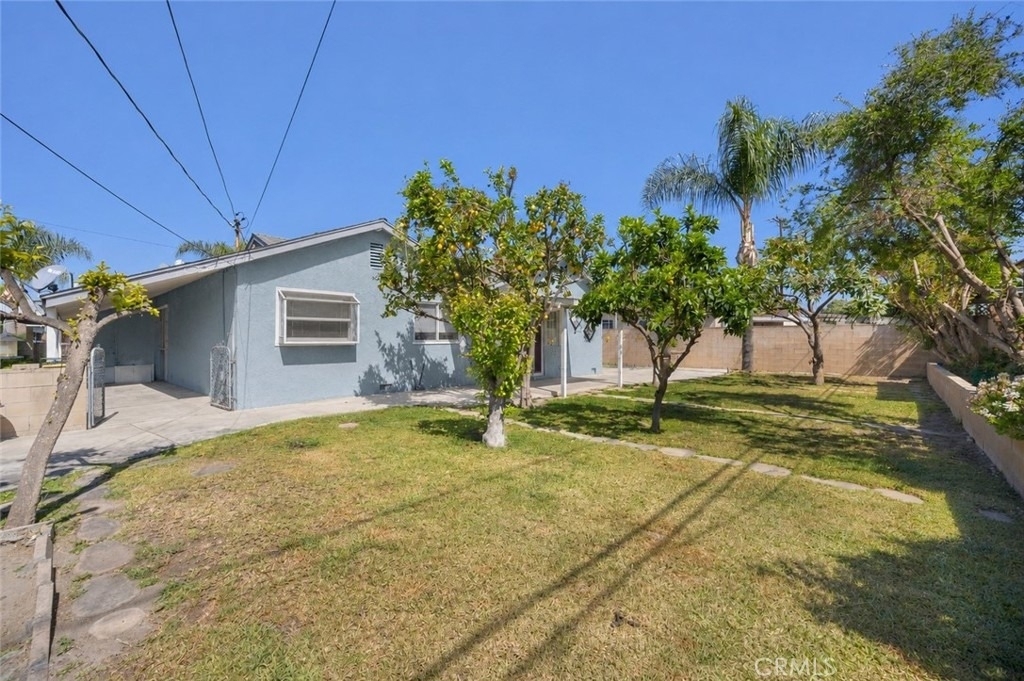 310 S Beachy Place - Photo 12