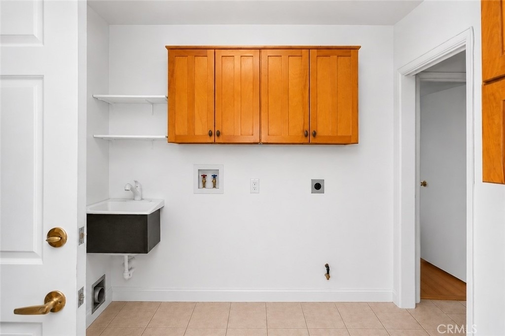 310 S Beachy Place - Photo 10