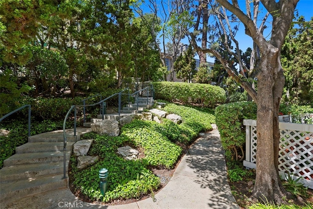 1440 Brett Place - Photo 2
