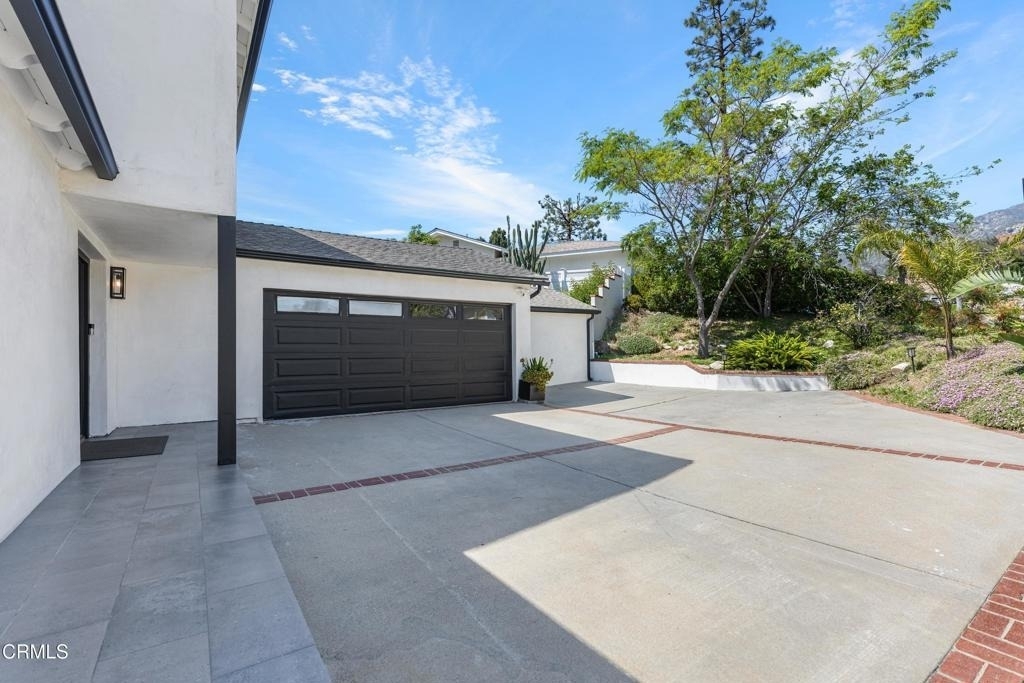 9321 Belvoir Avenue - Photo 2
