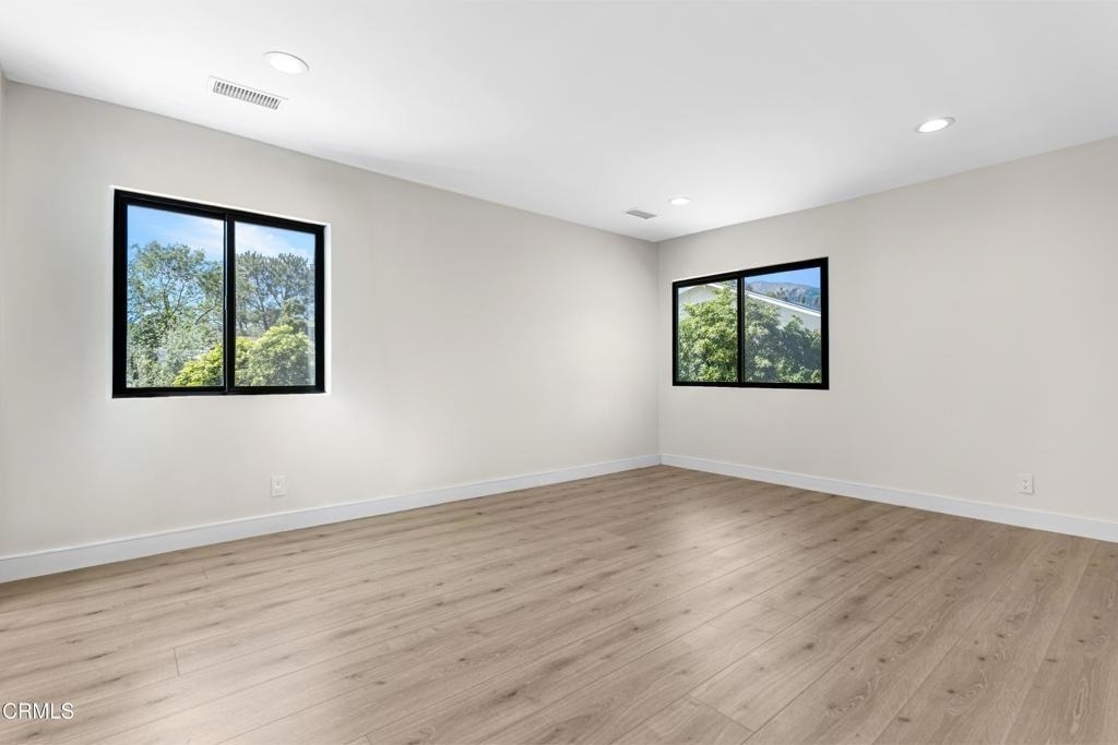 9321 Belvoir Avenue - Photo 13