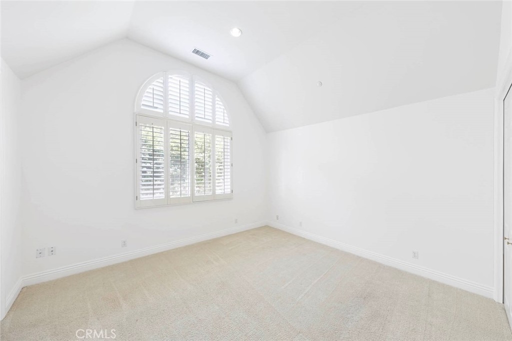 12 San Remo - Photo 40