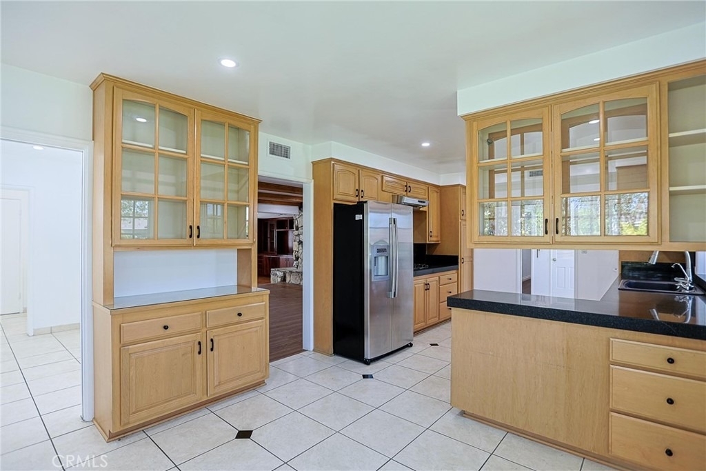 1200 W Rowan - Photo 13