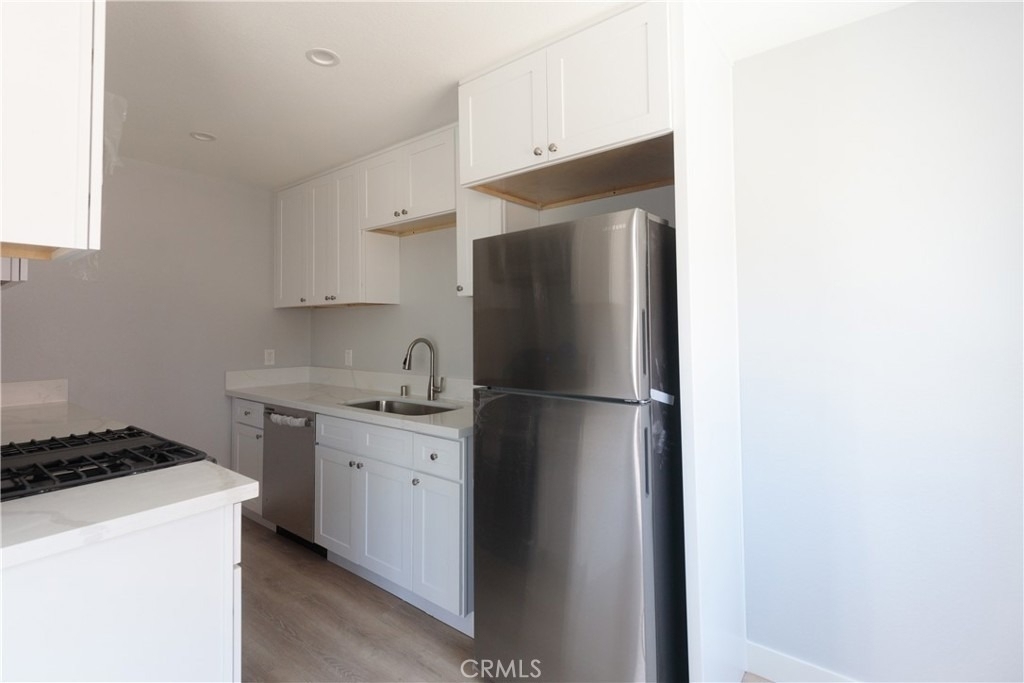 651 Ward - Photo 2