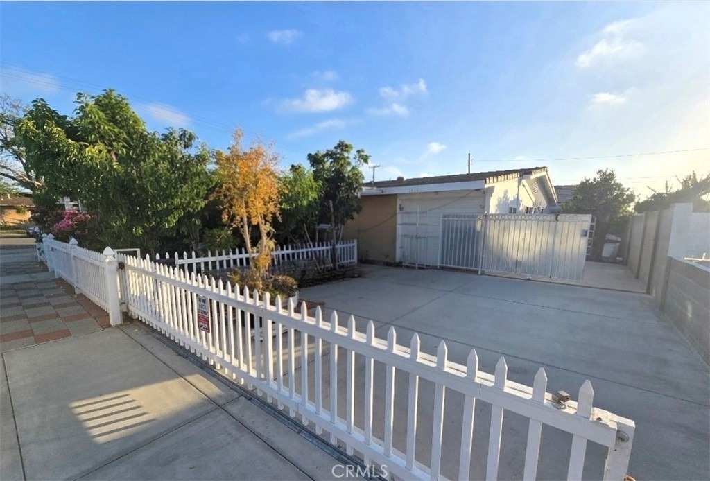 14201 Paul Way - Photo 12